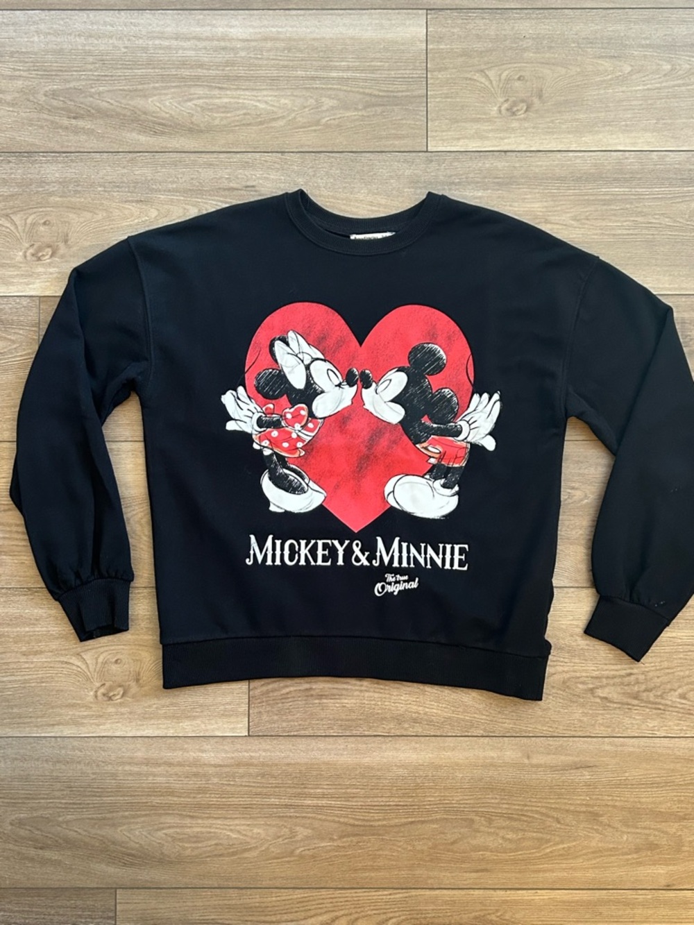 Disney Stradivarius Mickey Minnie Heart Graphic Sweatshirt Small